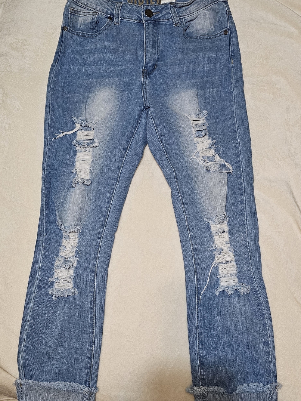 Size 7/8 Women's VIP Light Blue High Rise Straight-Leg Distressed Jeans
